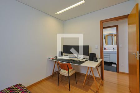 Apartamento à venda com 3 quartos, 153m² em Sagrada Família, Belo Horizonte