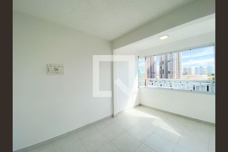 Sala de apartamento para alugar com 2 quartos, 34m² em Parque Industrial Tomas Edson, São Paulo