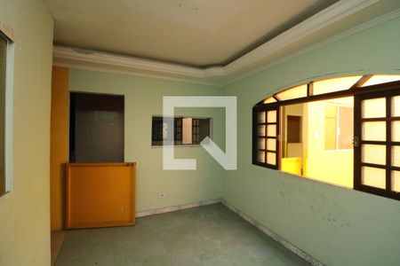 Sala de casa à venda com 3 quartos, 350m² em Jardim Santa Teresinha, São Paulo