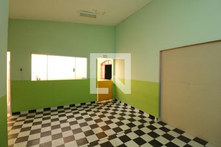 Sala de casa à venda com 3 quartos, 350m² em Jardim Santa Teresinha, São Paulo