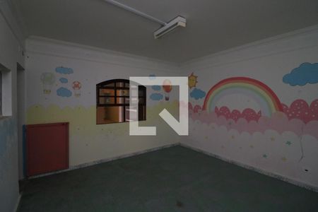 Quarto de casa à venda com 3 quartos, 350m² em Jardim Santa Teresinha, São Paulo
