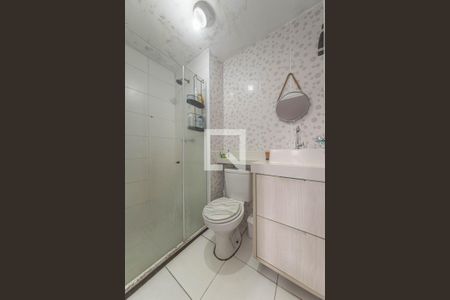 Banheiro de apartamento para alugar com 2 quartos, 38m² em Parque Maria Helena, São Paulo