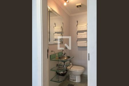 Banheiro de apartamento para alugar com 3 quartos, 140m² em Vila Suzana, São Paulo