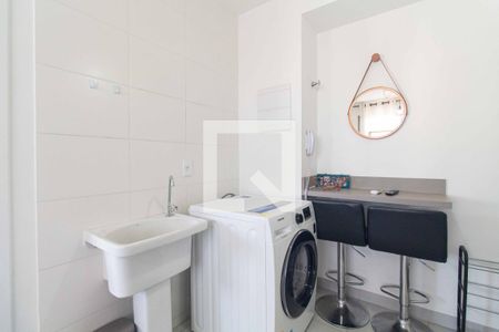 Sala, cozinha e área de serviço de apartamento para alugar com 1 quarto, 25m² em Vila Clementino, São Paulo