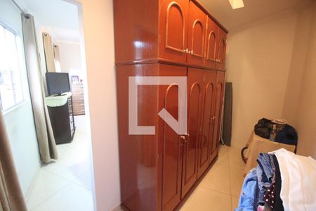 Closet Quarto 1 de casa para alugar com 3 quartos, 135m² em Vista Alegre, Belo Horizonte