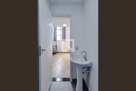 Banheiro de kitnet/studio para alugar com 1 quarto, 35m² em Vila Anglo Brasileira, São Paulo