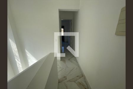 Corredor de casa de condomínio para alugar com 3 quartos, 203m² em Jardim Nova Coimbra, Cotia