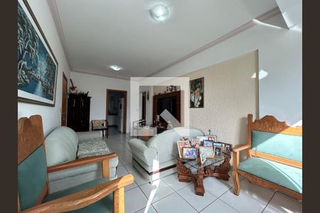 Apartamento à venda com 3 quartos, 150m² em Heliópolis, Belo Horizonte