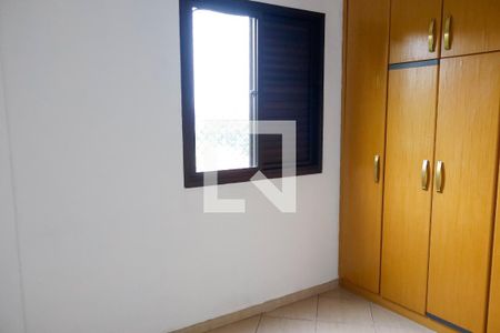 Quarto 2 de apartamento para alugar com 2 quartos, 62m² em Vila Quitauna, Osasco