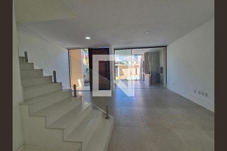 Casa de Condomínio para alugar com 3 quartos, 334m² em Recreio dos Bandeirantes, Rio de Janeiro