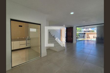 Casa de Condomínio para alugar com 3 quartos, 334m² em Recreio dos Bandeirantes, Rio de Janeiro