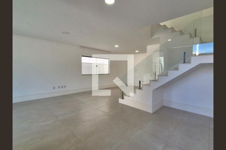 Casa de Condomínio para alugar com 3 quartos, 334m² em Recreio dos Bandeirantes, Rio de Janeiro