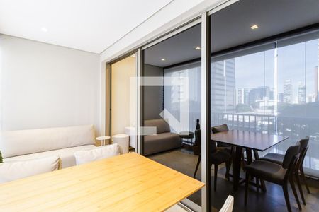 Varanda de apartamento para alugar com 1 quarto, 55m² em  Itaim Bibi, São Paulo