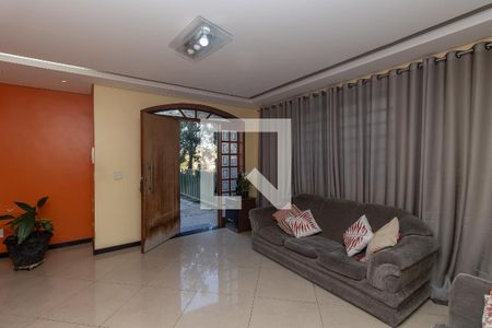 Sala 1 de casa para alugar com 4 quartos, 200m² em Planalto, Belo Horizonte