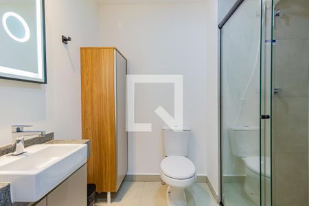 Banheiro de kitnet/studio para alugar com 1 quarto, 22m² em Vila Cordeiro, São Paulo
