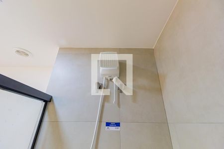 Banheiro de kitnet/studio para alugar com 1 quarto, 22m² em Vila Cordeiro, São Paulo