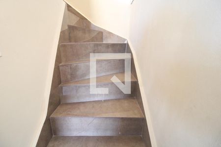 Escada de casa à venda com 3 quartos, 140m² em Jardim Reimberg, São Paulo
