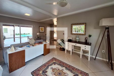 Sala de casa à venda com 4 quartos, 400m² em Engenho do Mato, Niterói