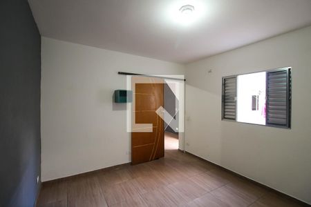Quarto 1 de casa para alugar com 2 quartos, 120m² em Jardim Santa Adelia, São Paulo