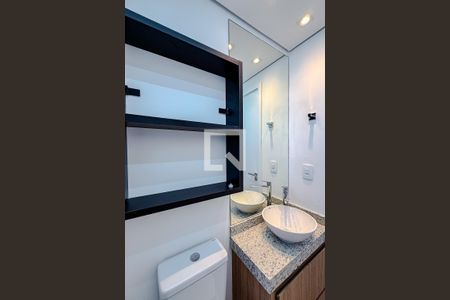 Banheiro de kitnet/studio para alugar com 1 quarto, 29m² em Vila Dom Pedro I, São Paulo
