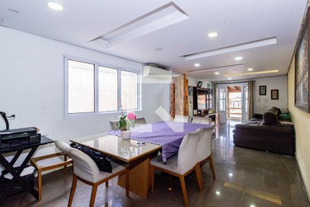 Sala de casa para alugar com 4 quartos, 240m² em Jardim Sao Jose, São Paulo