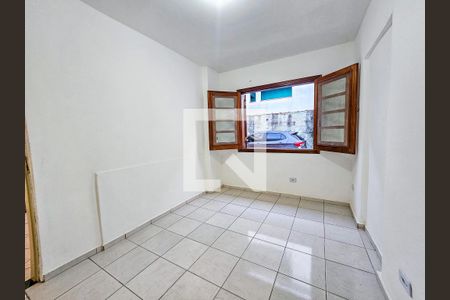 Quarto de casa para alugar com 3 quartos, 200m² em Jardim Iracema, São Paulo