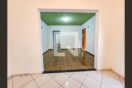 Sala de casa para alugar com 3 quartos, 200m² em Jardim Iracema, São Paulo