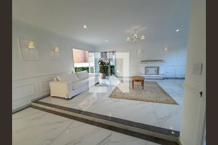 Sala de casa de condomínio para alugar com 4 quartos, 450m² em Morada das Flores (aldeia da Serra), Barueri