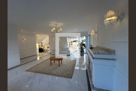 Sala de casa de condomínio para alugar com 4 quartos, 450m² em Morada das Flores (aldeia da Serra), Barueri