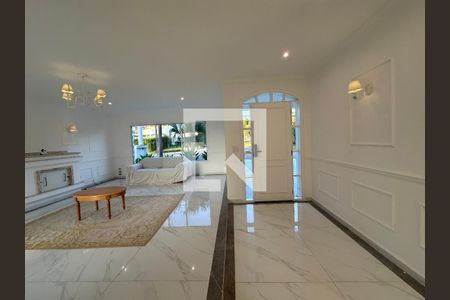 Sala de casa de condomínio para alugar com 4 quartos, 450m² em Morada das Flores (aldeia da Serra), Barueri