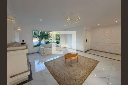 Sala de casa de condomínio para alugar com 4 quartos, 450m² em Morada das Flores (aldeia da Serra), Barueri