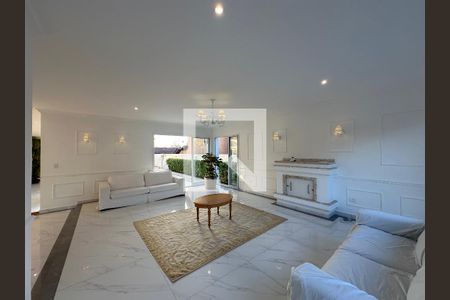 Sala de casa de condomínio para alugar com 4 quartos, 450m² em Morada das Flores (aldeia da Serra), Barueri