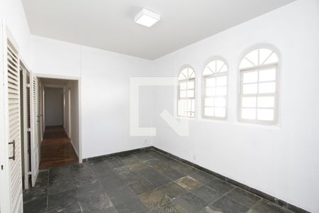 Sala 2 de casa para alugar com 5 quartos, 280m² em Vila Paris, Belo Horizonte