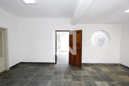 Sala 1 de casa para alugar com 5 quartos, 280m² em Vila Paris, Belo Horizonte