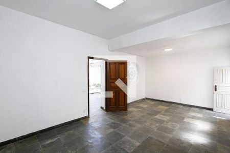 Sala 1 de casa para alugar com 5 quartos, 280m² em Vila Paris, Belo Horizonte