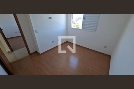 Quarto de apartamento para alugar com 2 quartos, 50m² em Jardim Esmeraldina, Campinas
