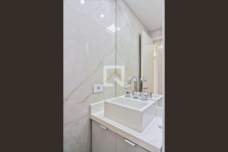 Banheiro da Suíte de apartamento para alugar com 2 quartos, 48m² em Parque Monteiro Soares, São Paulo