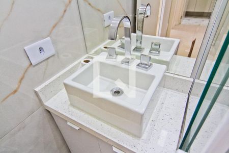 Banheiro da Suíte de apartamento para alugar com 2 quartos, 48m² em Parque Monteiro Soares, São Paulo