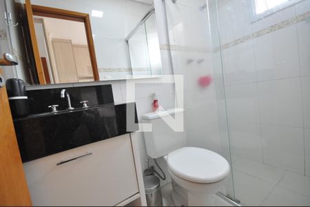 Banheiro do Quarto Suíte de casa de condomínio à venda com 2 quartos, 63m² em Vila Albertina, São Paulo