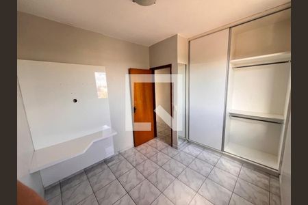 Quarto de apartamento para alugar com 2 quartos, 57m² em Santa Mônica, Uberlândia
