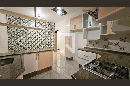 Casa à venda com 3 quartos, 800m² em Jardim Santa Gertrudes, Jundiaí