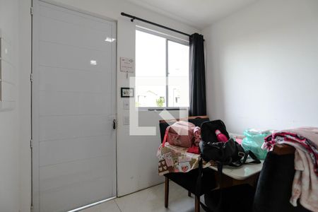 Sala de casa de condomínio para alugar com 2 quartos, 77m² em Vila Caputera, Mogi das Cruzes