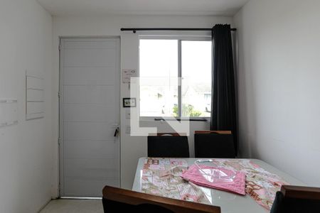 Sala de casa de condomínio para alugar com 2 quartos, 77m² em Vila Caputera, Mogi das Cruzes