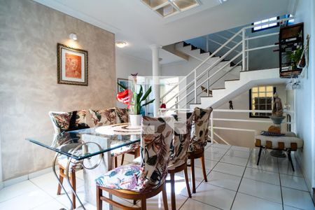 Sala de Jantar de casa de condomínio para alugar com 3 quartos, 320m² em Granja Olga Ii, Sorocaba
