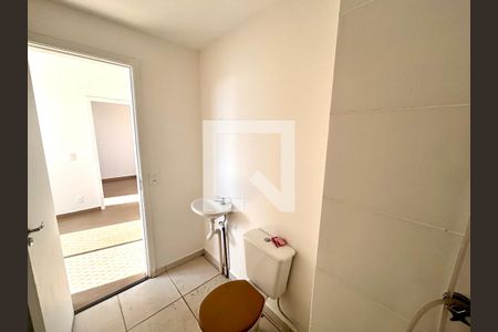 Banheiro de apartamento para alugar com 2 quartos, 43m² em Vila Sao Paulo, Ferraz de Vasconcelos