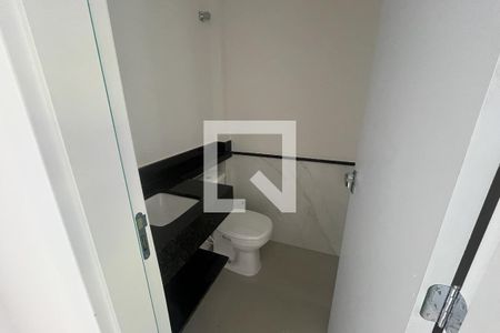 Banheiro de casa à venda com 3 quartos, 188m² em Jardim Guanabara, Rio de Janeiro