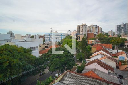 Sala - Vista de apartamento para alugar com 2 quartos, 56m² em Petrópolis, Porto Alegre