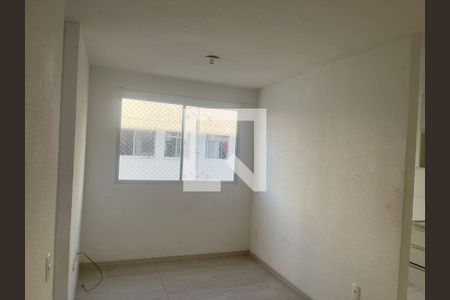 Sala de apartamento para alugar com 2 quartos, 45m² em Gardênia Azul, Rio de Janeiro