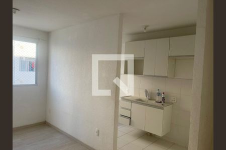 Sala de apartamento para alugar com 2 quartos, 45m² em Gardênia Azul, Rio de Janeiro