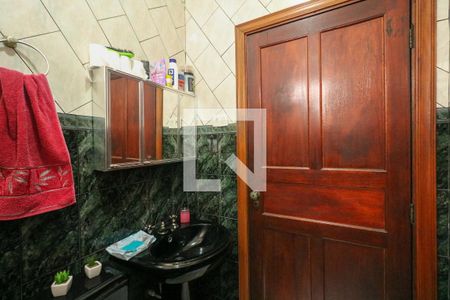 Banheiro Social de casa à venda com 4 quartos, 265m² em Santa Amelia, Diadema